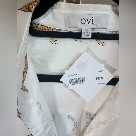 NWT White with Leopard Button Down Shirt - Size Small - Picture 3 of 12